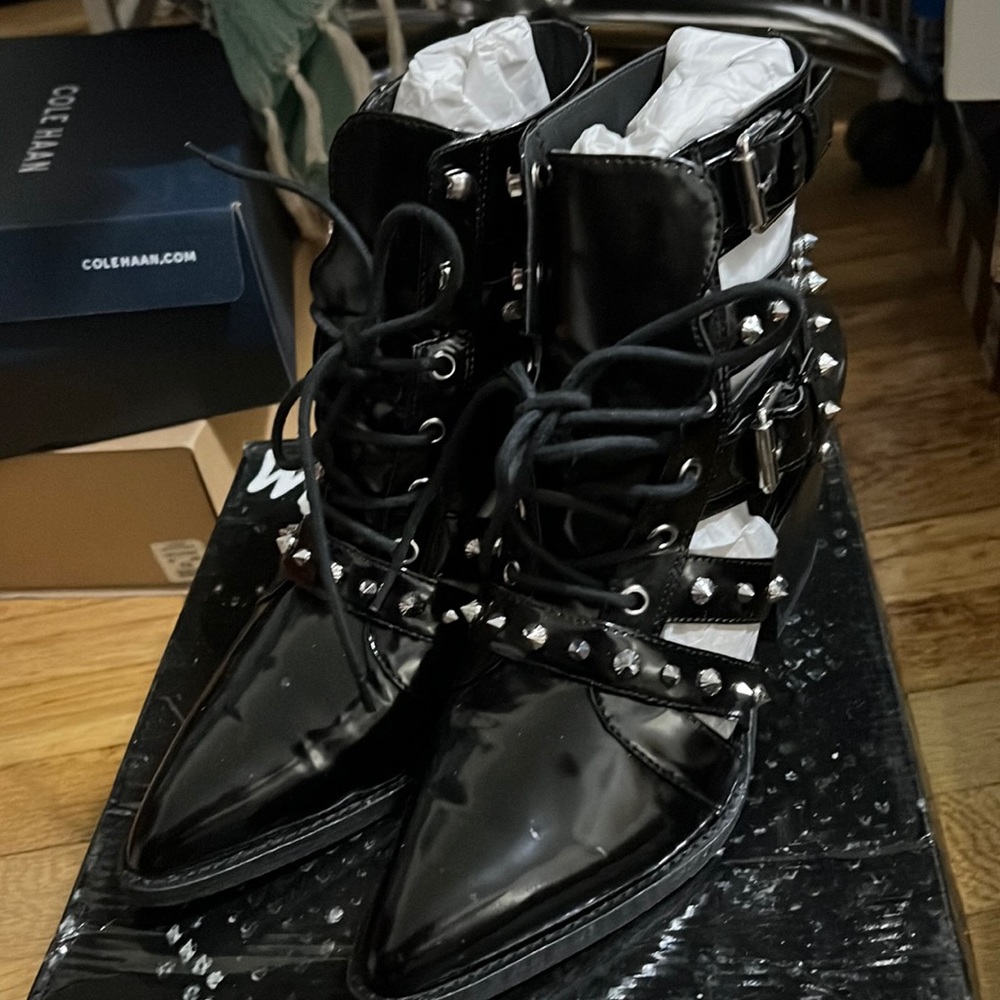 Sam Edelman Elana black booties